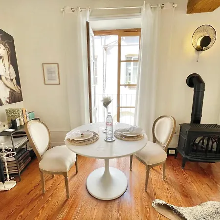 Grand Cru, Au Centre Médiéval De *