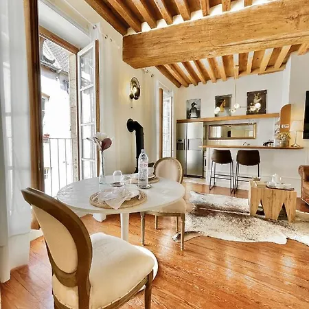 Lägenhet Grand Cru, Au Centre Medieval De Beaune (Cote d'Or)