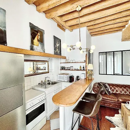 Grand Cru, Au Centre Medieval De * Beaune (Cote d'Or)