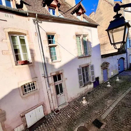 Grand Cru, Au Centre Medieval De * Beaune (Cote d'Or)