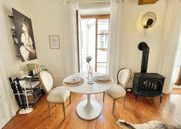 Grand Cru, Au Centre Medieval De *